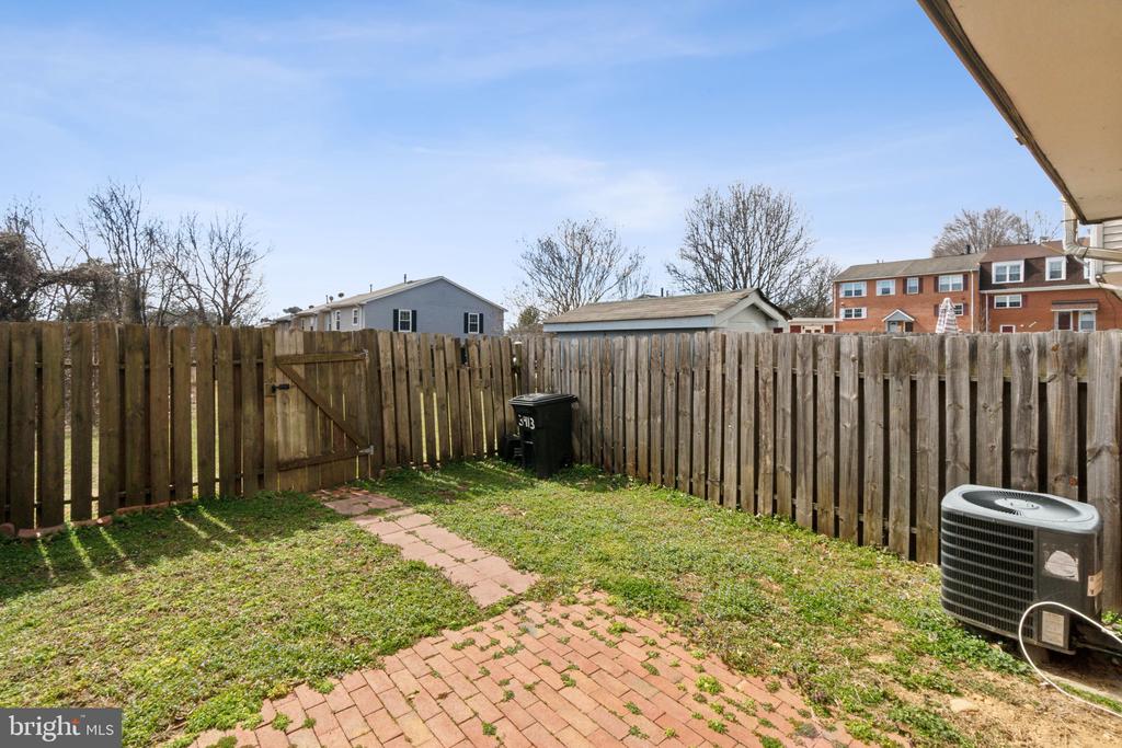 3413 CASTLE HILL DRIVE