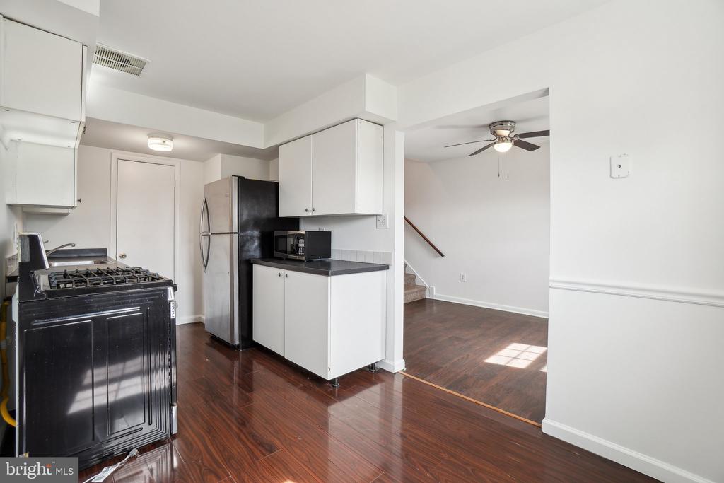 3413 CASTLE HILL DRIVE