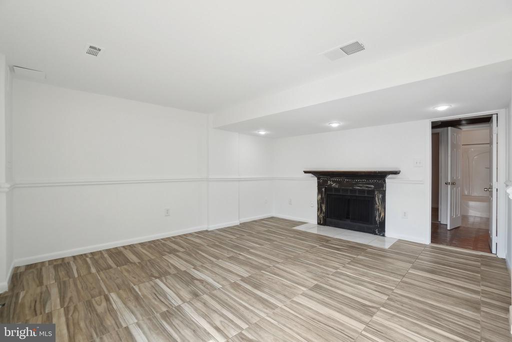 3413 CASTLE HILL DRIVE