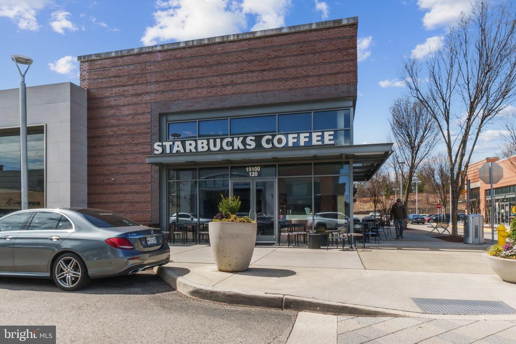 2541 EASTBOURNE DRIVE 256