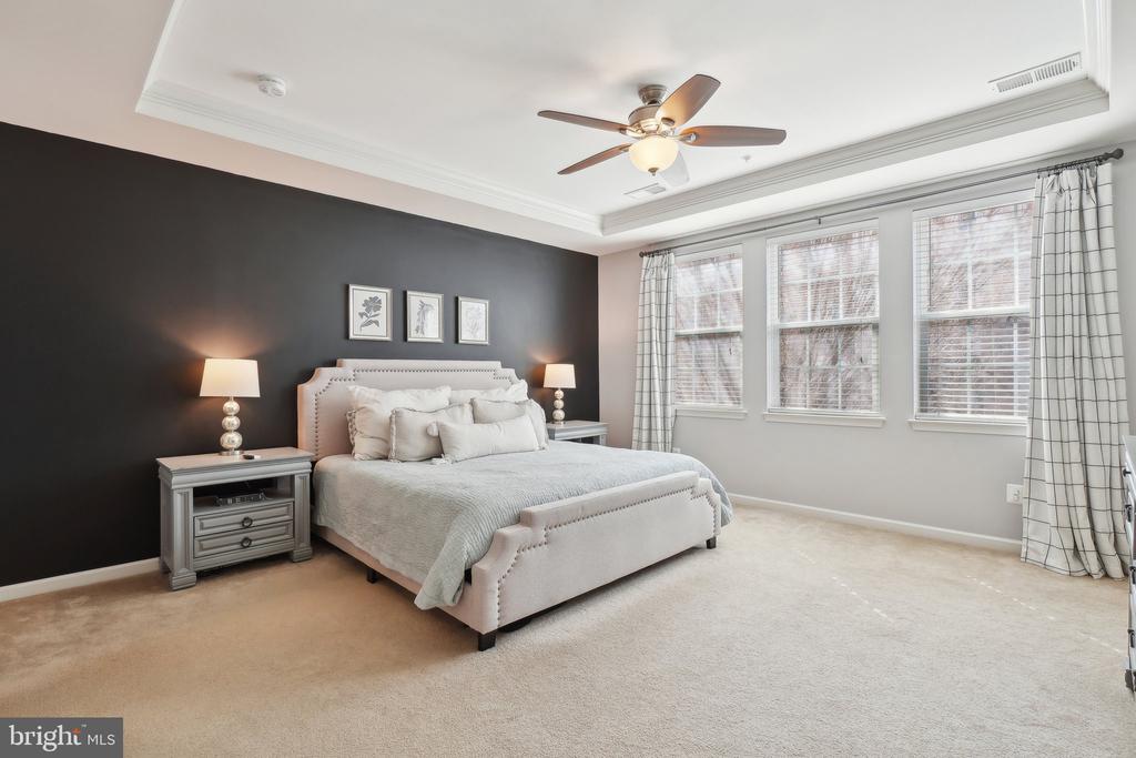 2541 EASTBOURNE DRIVE 256