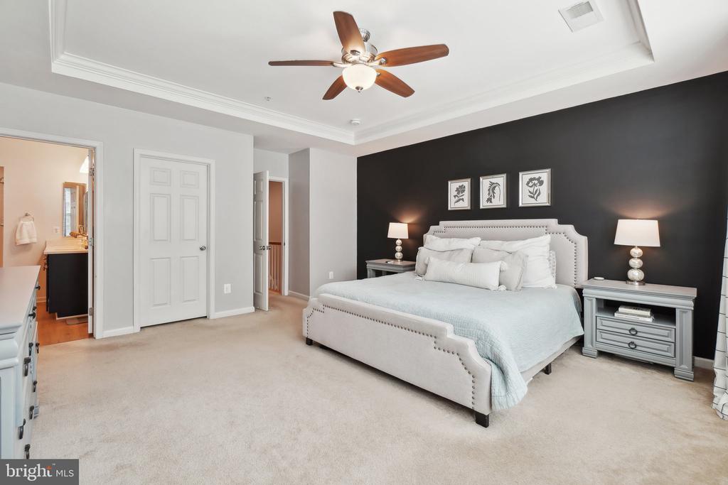 2541 EASTBOURNE DRIVE 256
