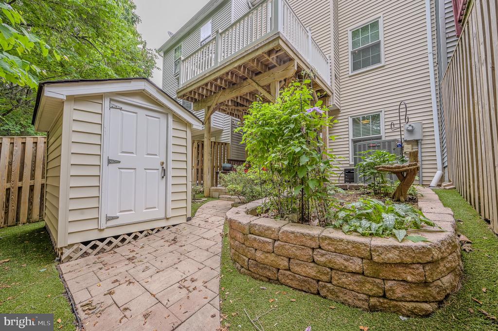 2764 BRIER POND CIRCLE