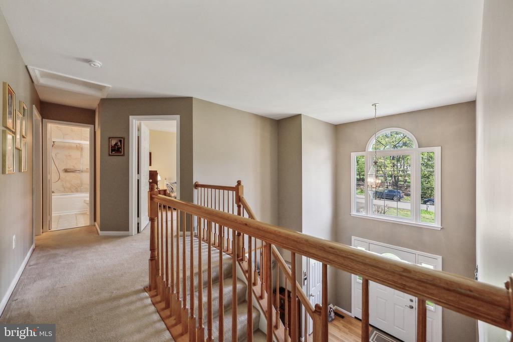 6089 THRAVE LANE