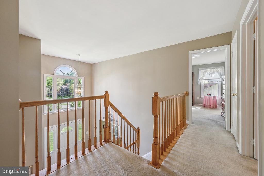 6089 THRAVE LANE