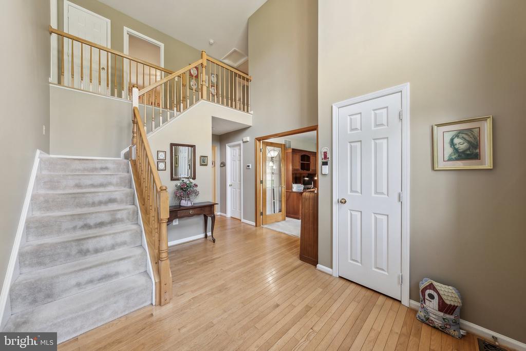6089 THRAVE LANE