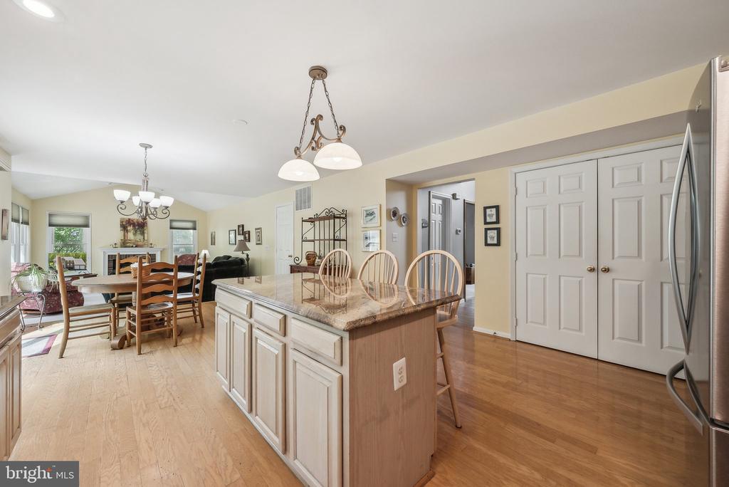 6089 THRAVE LANE