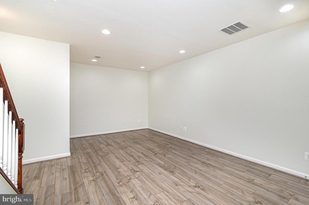 3014 CHINKAPIN OAK LANE