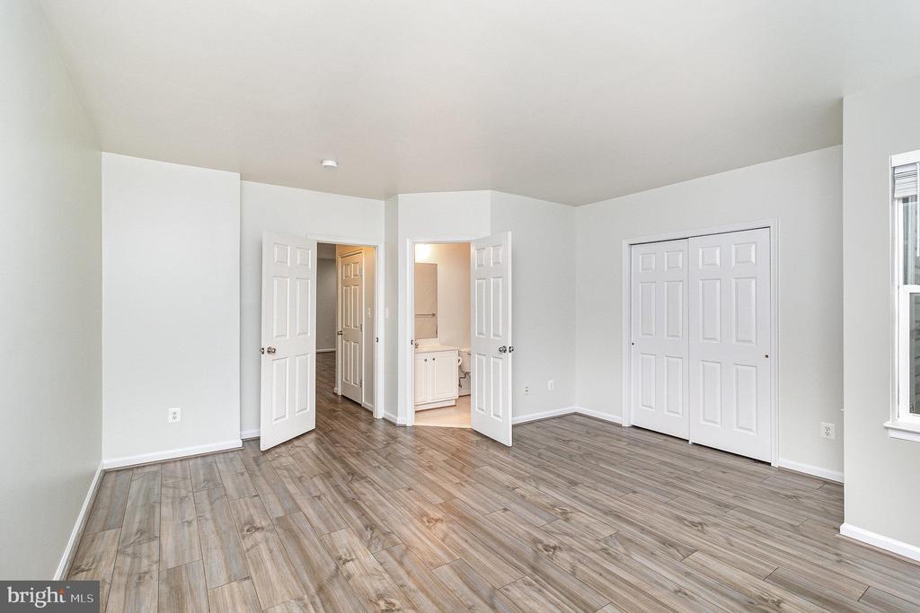 3014 CHINKAPIN OAK LANE