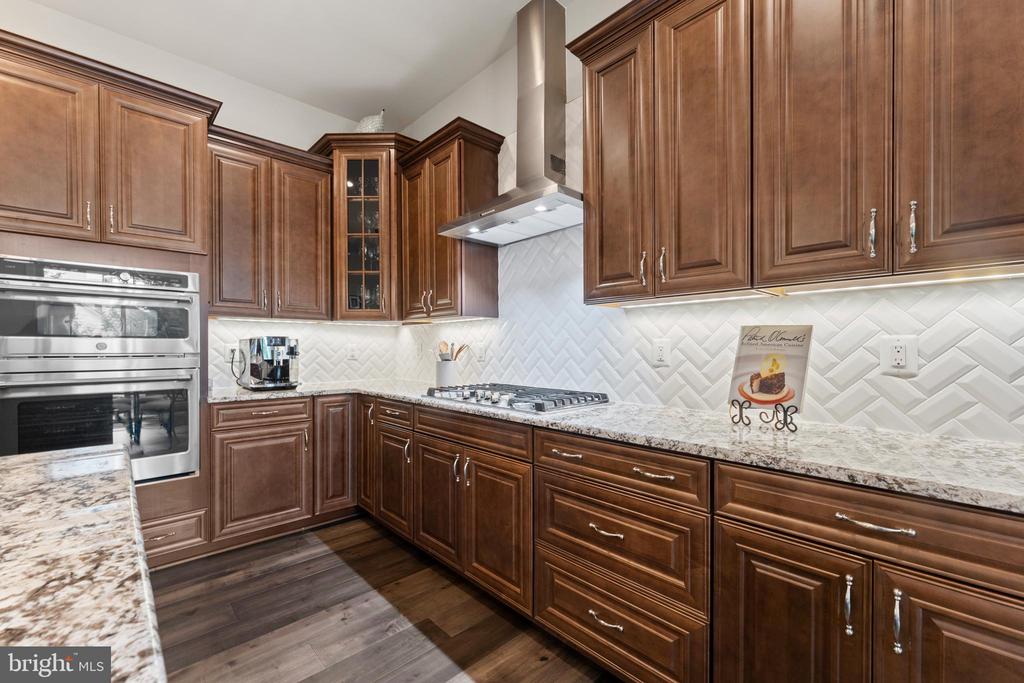 6238 CHANCELLORSVILLE DRIVE
