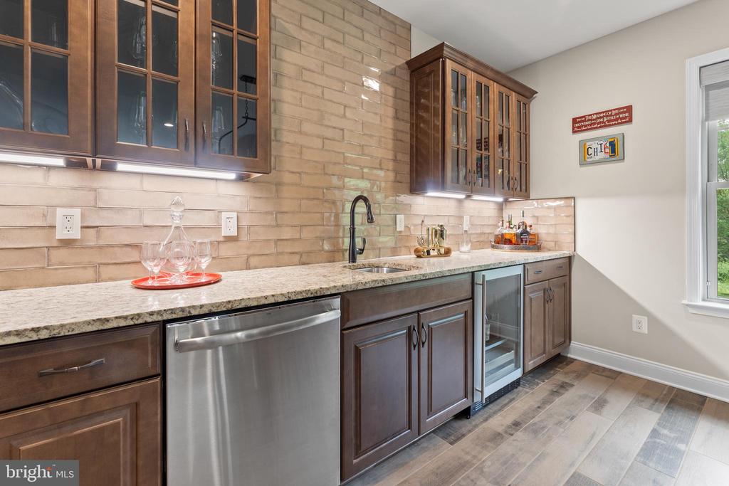6238 CHANCELLORSVILLE DRIVE