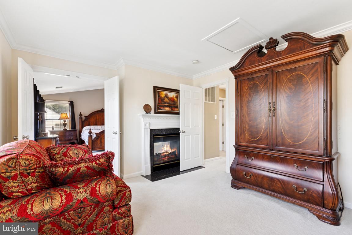 8899 TENBURY COURT