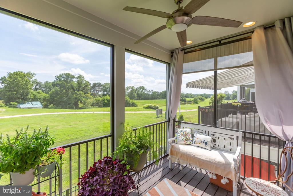 609 ANGELFISH WAY