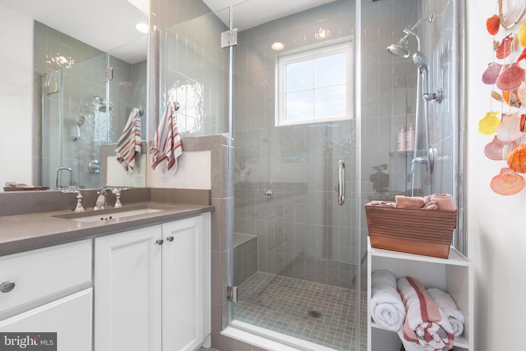 609 ANGELFISH WAY