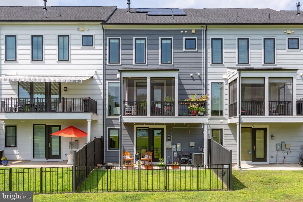 609 ANGELFISH WAY