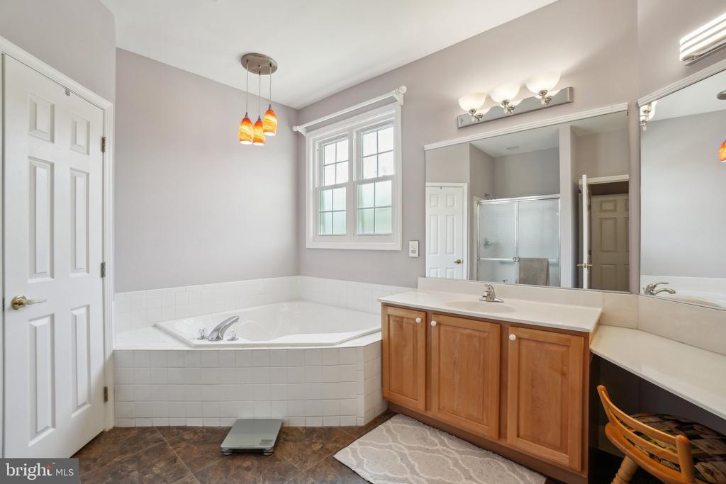 13882 CINCH LANE