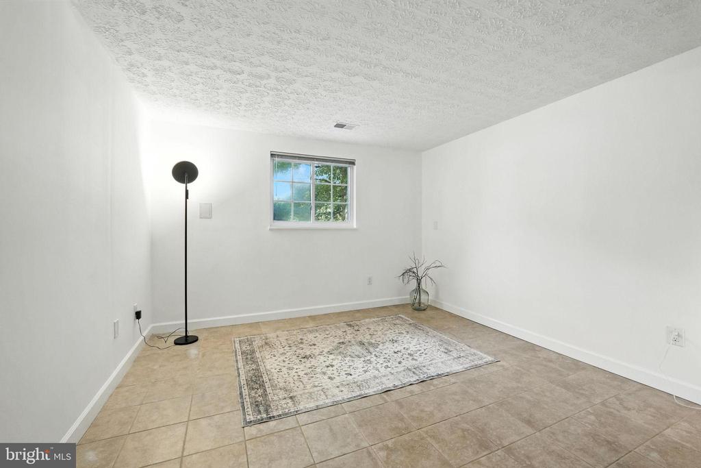 2527 TABOR COURT