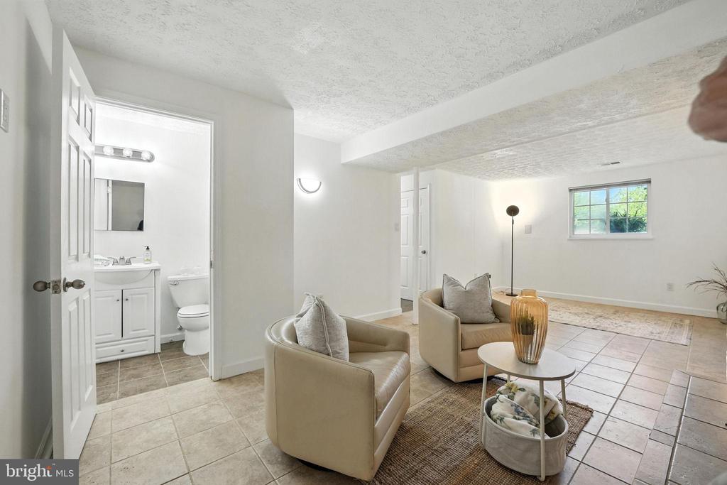 2527 TABOR COURT
