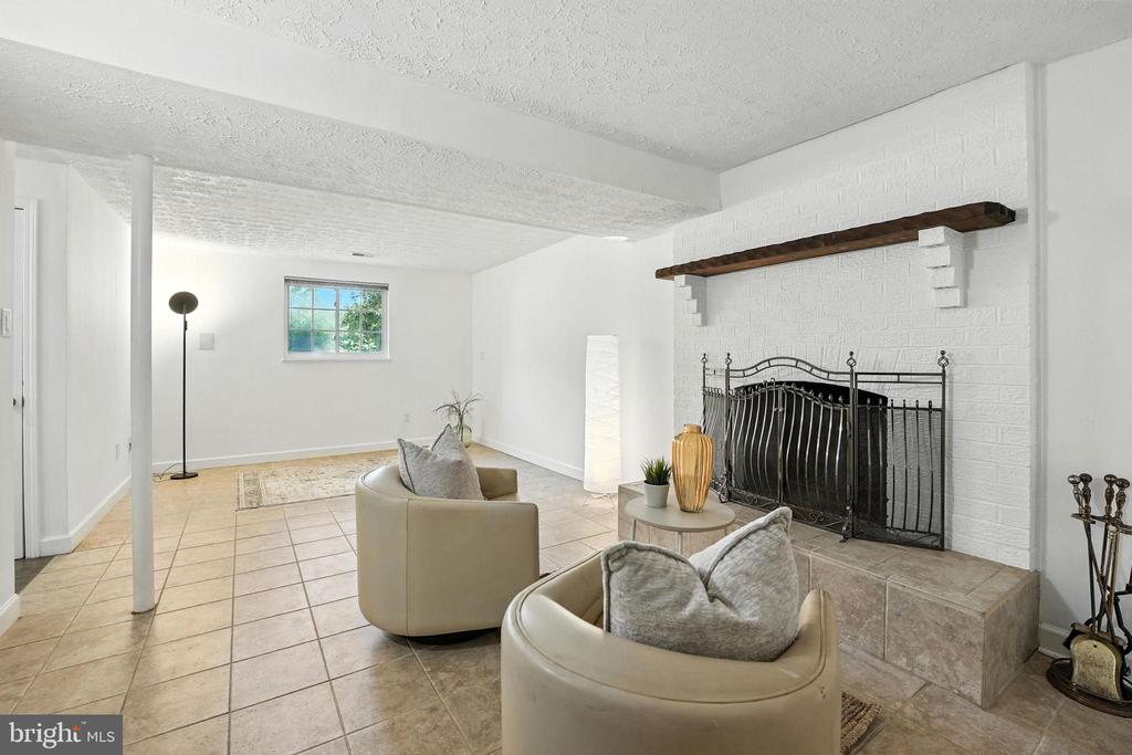 2527 TABOR COURT