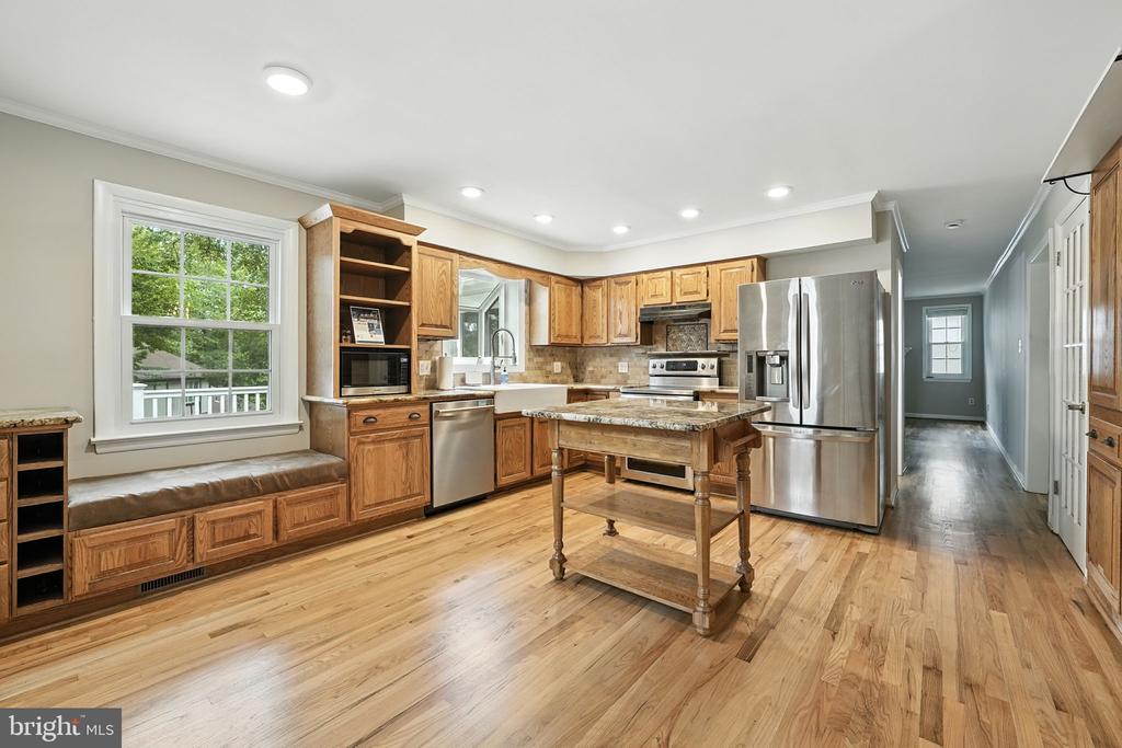 16211 SUNNY KNOLL DRIVE