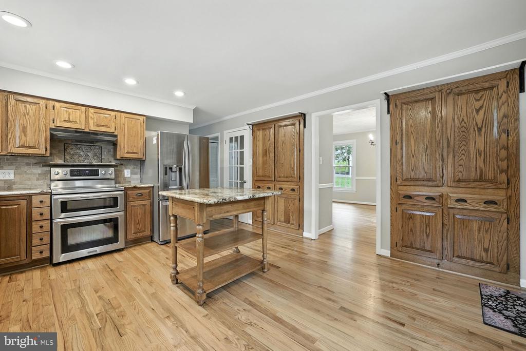 16211 SUNNY KNOLL DRIVE