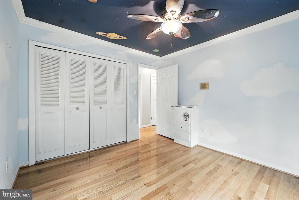 16211 SUNNY KNOLL DRIVE