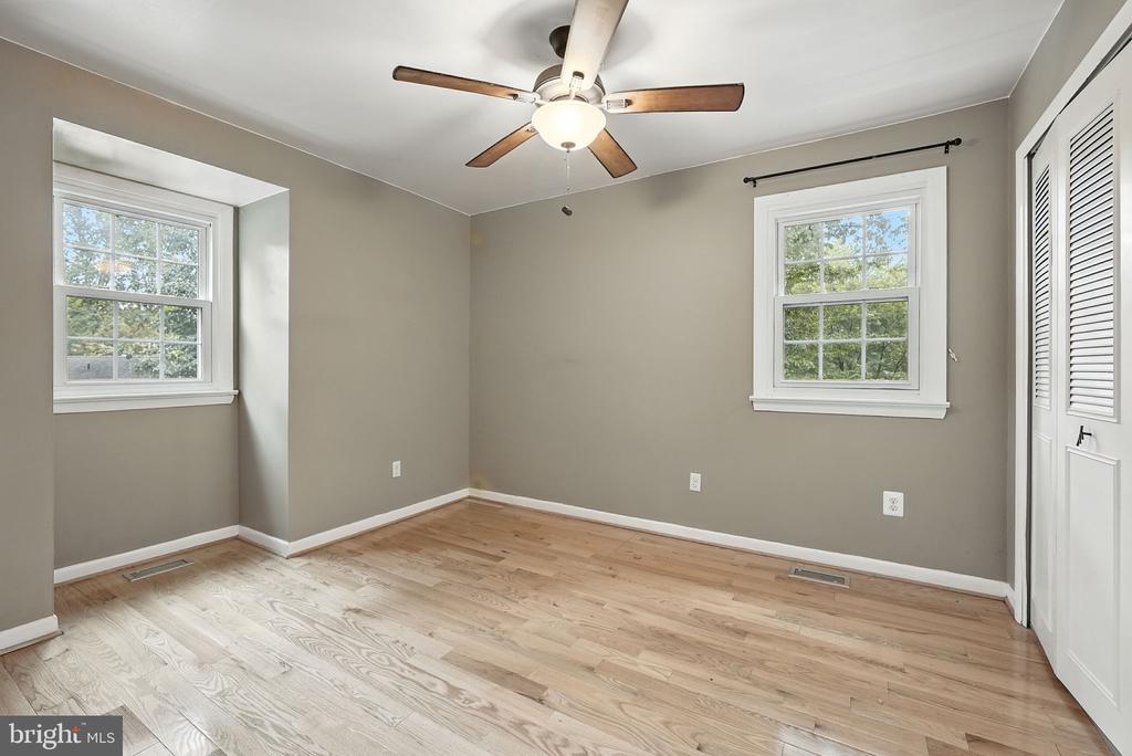 16211 SUNNY KNOLL DRIVE