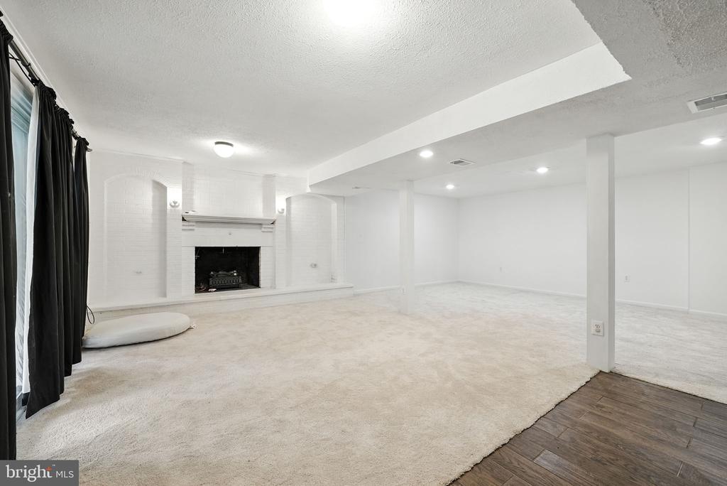 16211 SUNNY KNOLL DRIVE