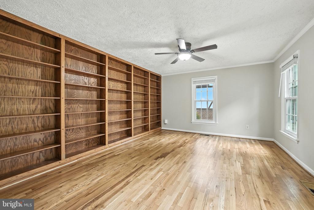 16211 SUNNY KNOLL DRIVE