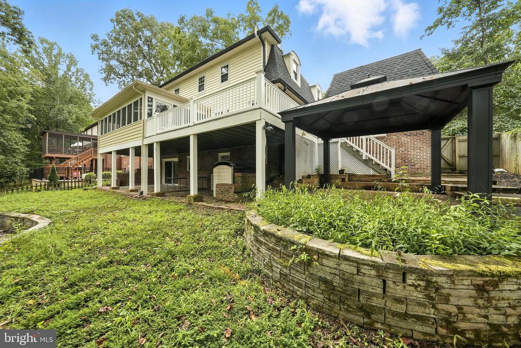 16211 SUNNY KNOLL DRIVE