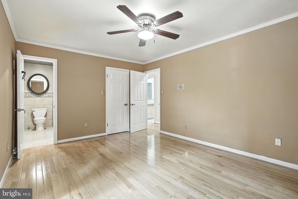 16211 SUNNY KNOLL DRIVE