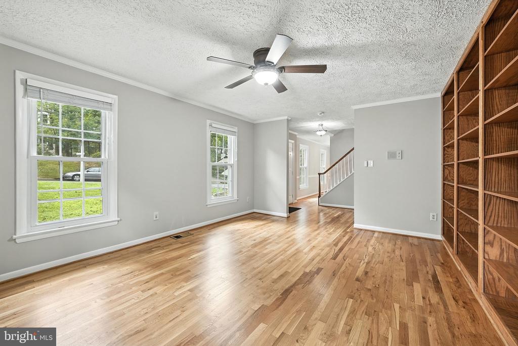 16211 SUNNY KNOLL DRIVE