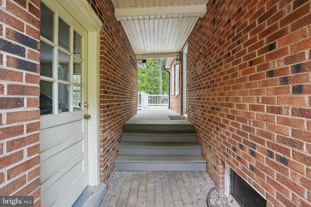 16211 SUNNY KNOLL DRIVE