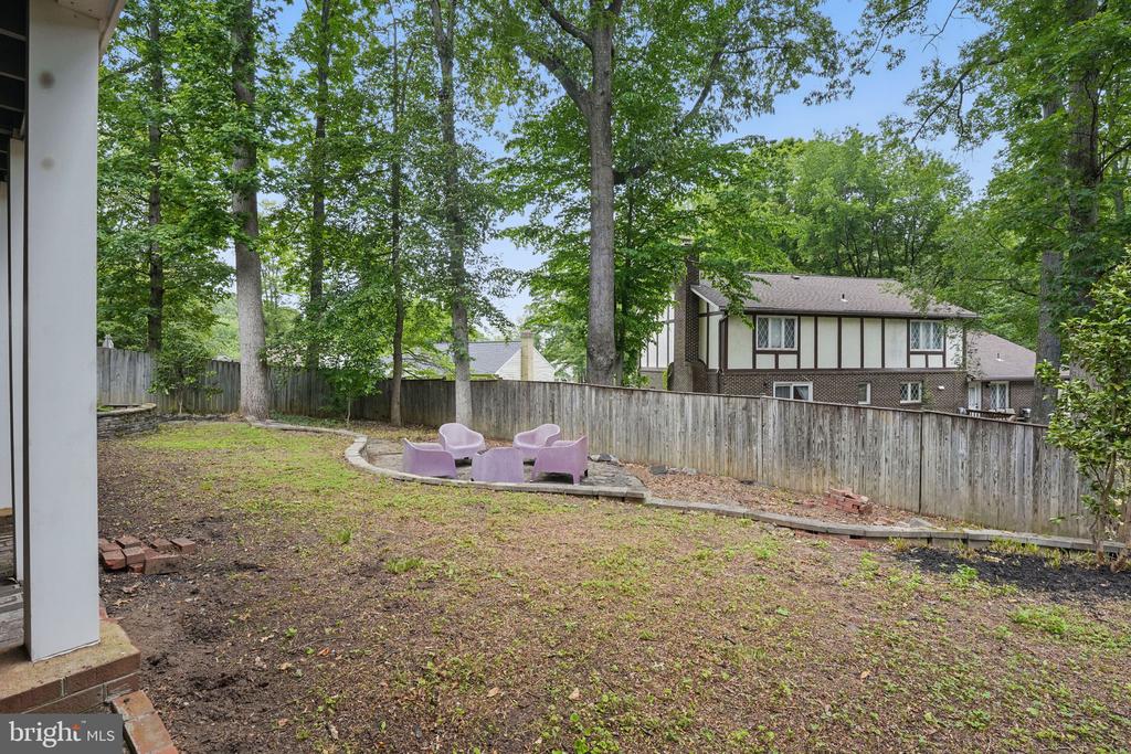 16211 SUNNY KNOLL DRIVE