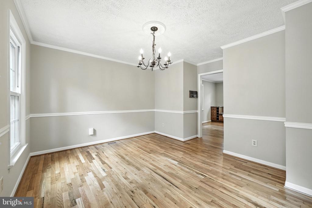 16211 SUNNY KNOLL DRIVE