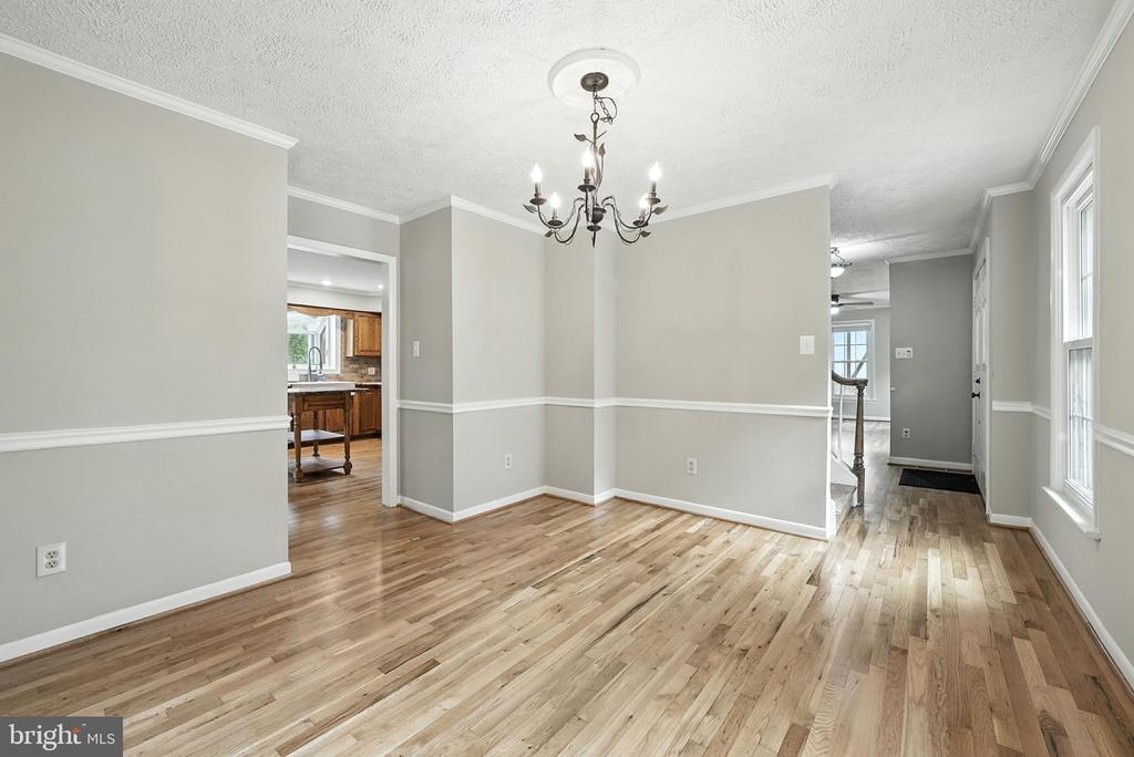 16211 SUNNY KNOLL DRIVE