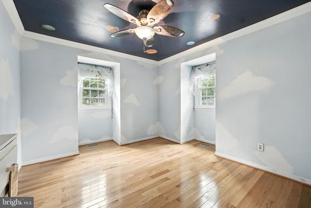 16211 SUNNY KNOLL DRIVE