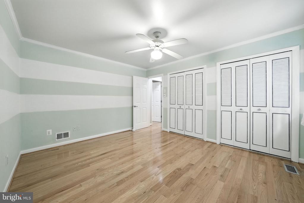 16211 SUNNY KNOLL DRIVE