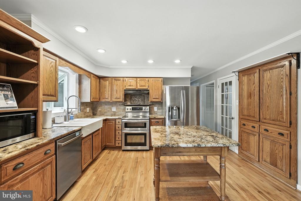 16211 SUNNY KNOLL DRIVE