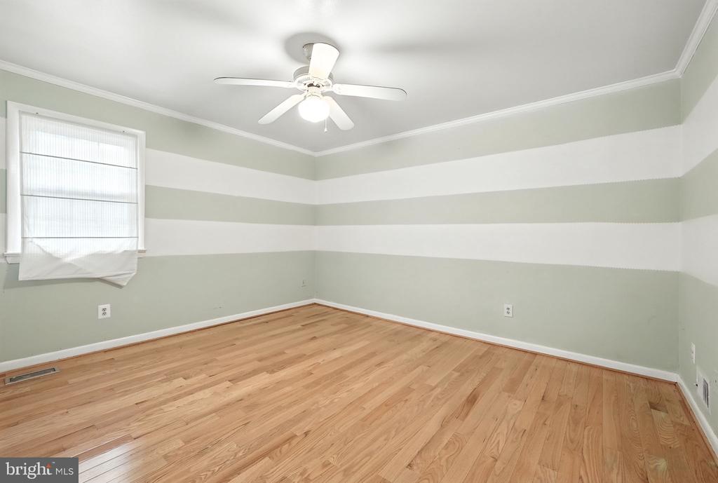 16211 SUNNY KNOLL DRIVE