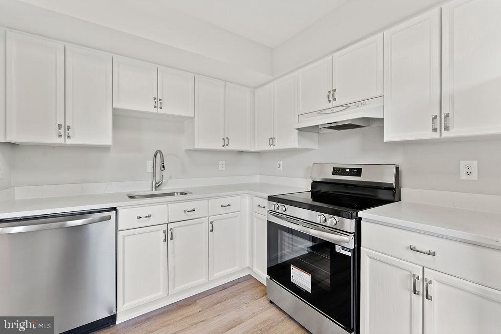 6688 COMANCHE COURT