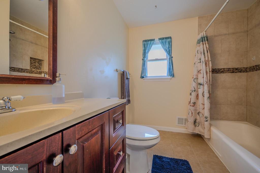 2893 CHALET COURT