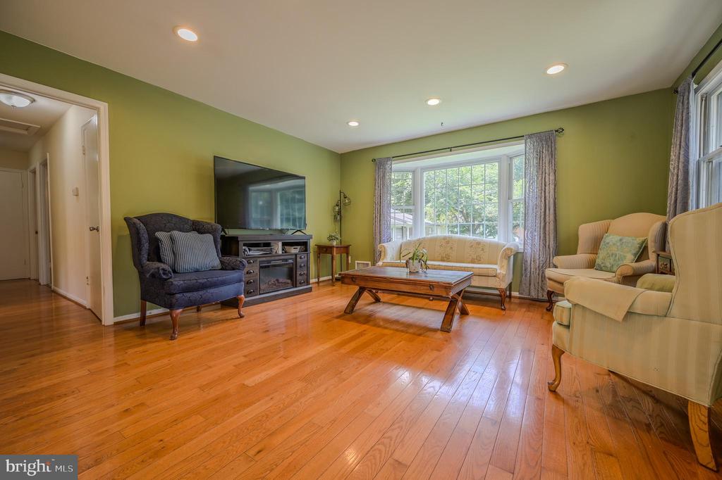 2893 CHALET COURT