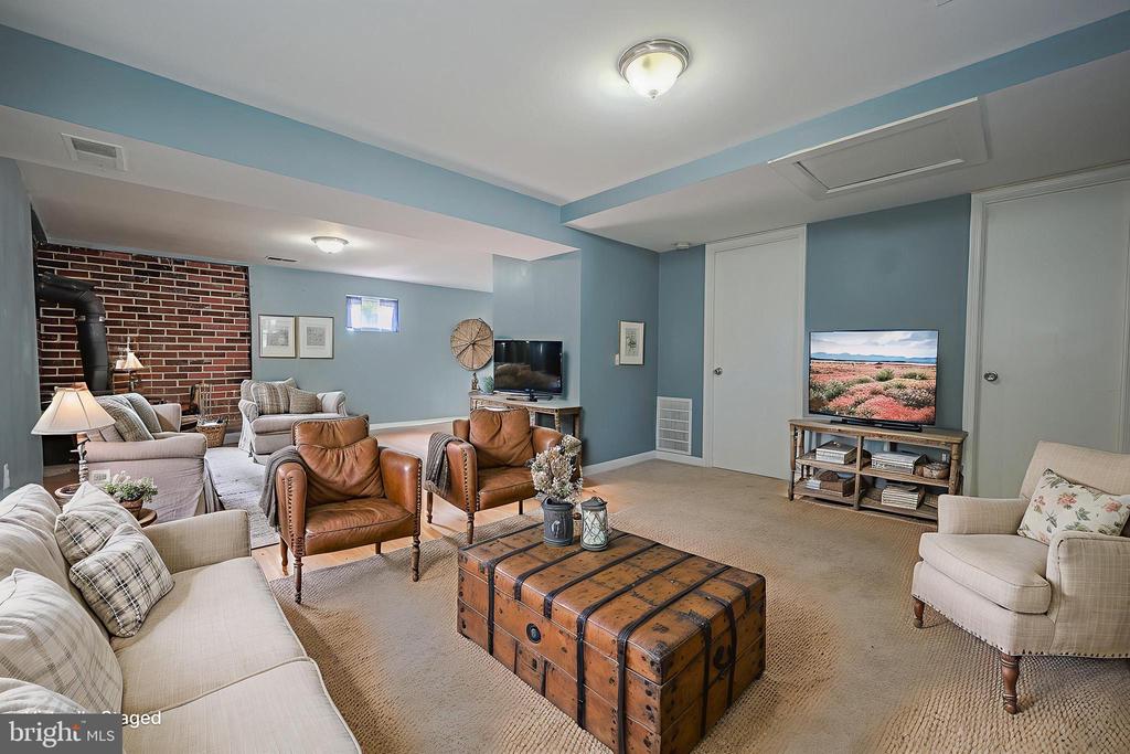 2893 CHALET COURT