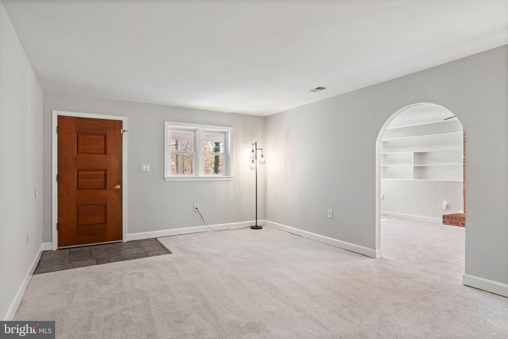 11106 LAKE JACKSON DRIVE