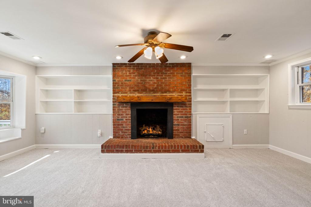 11106 LAKE JACKSON DRIVE