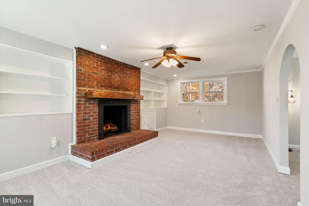 11106 LAKE JACKSON DRIVE