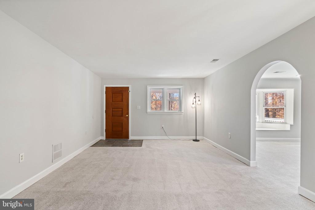 11106 LAKE JACKSON DRIVE