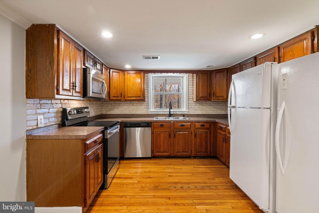 11106 LAKE JACKSON DRIVE