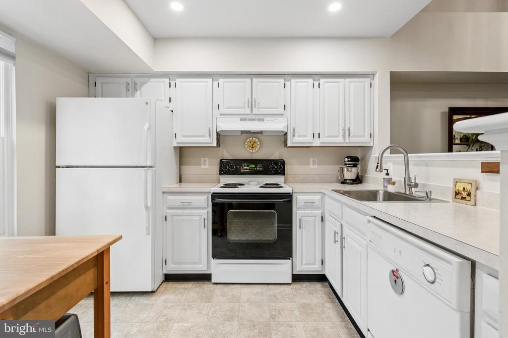 7876 WAVERLEY MILL COURT